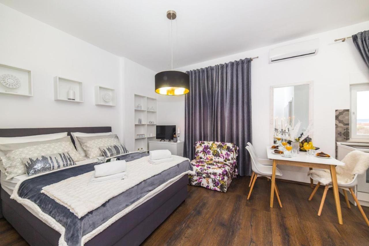 Ipm Apartments Kaštela Esterno foto