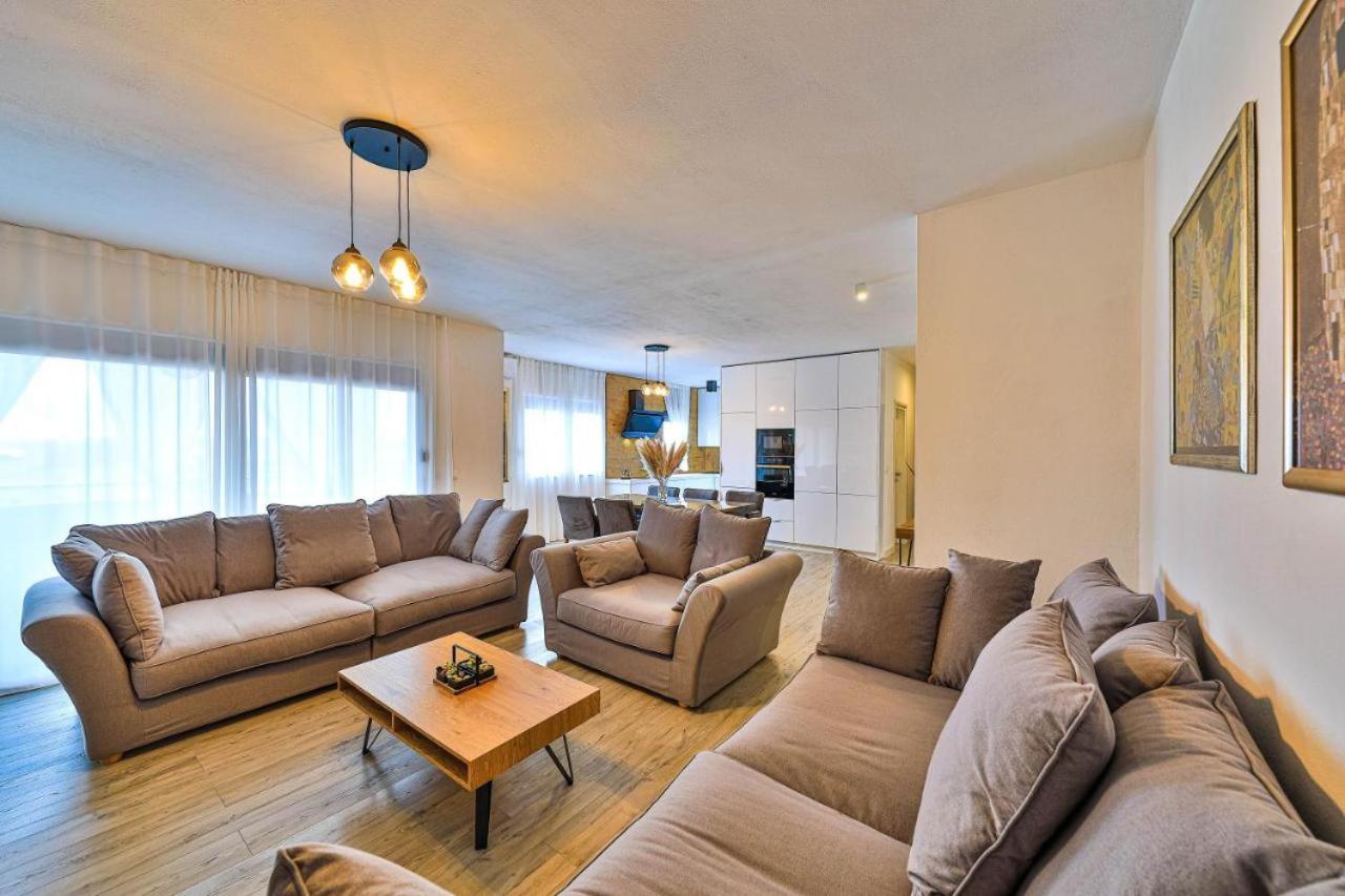 Ipm Apartments Kaštela Esterno foto