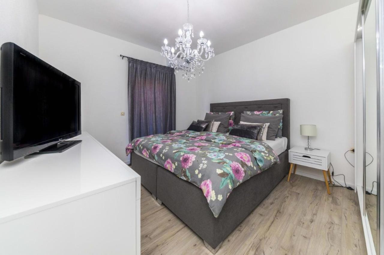 Ipm Apartments Kaštela Esterno foto